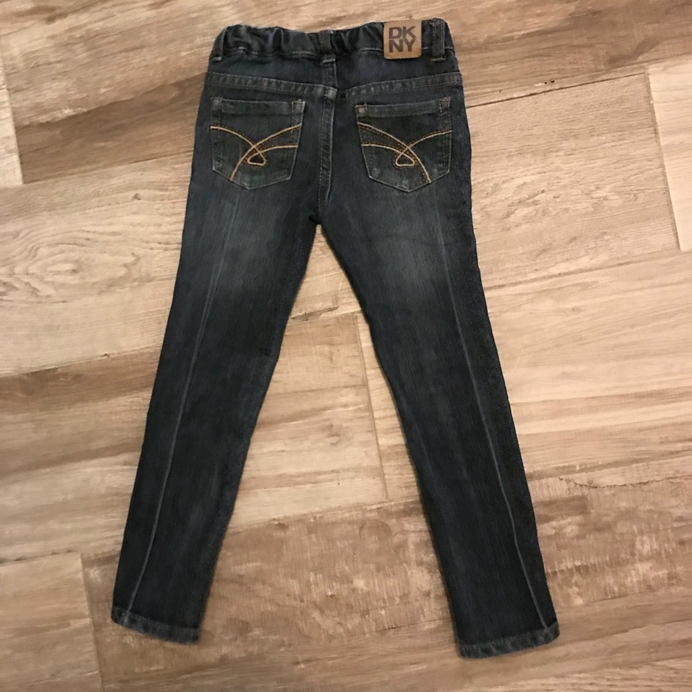Boys DNKY skinny jeans with patches - Picture 3 of 3